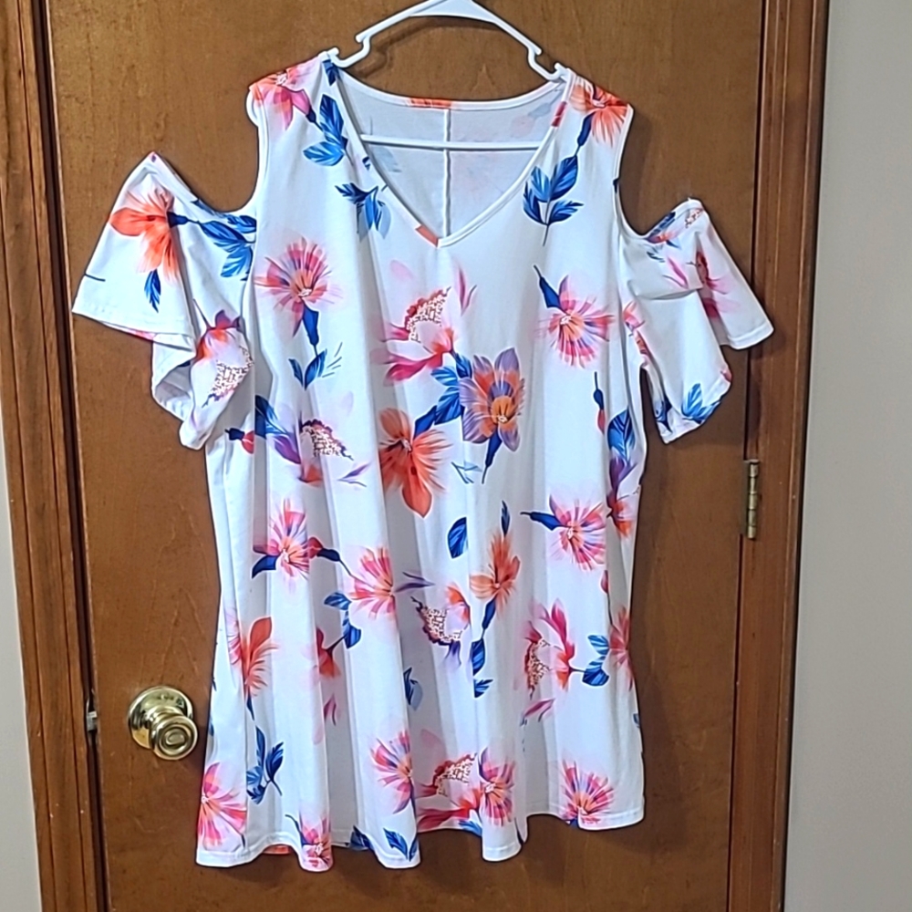 Floral knit cold-shoulder top XXL
